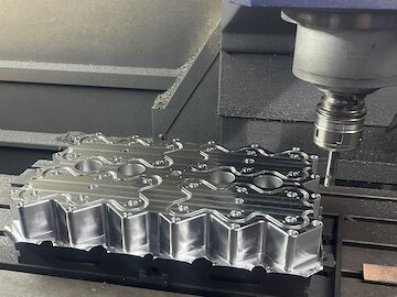 التصنيع باستخدام الحاسوب (CNC) وقطع المعادن