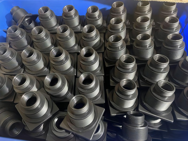 تم الانتهاء من مشروع محول خزان IBC المخصص وحشية منع التسرب، وهو جاهز للشحن.