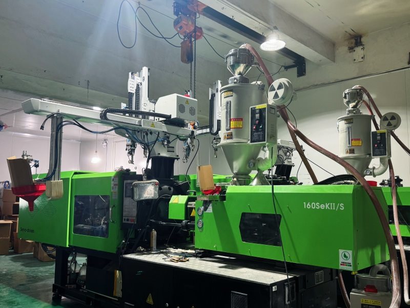Custom Plastic Injection Molding Service